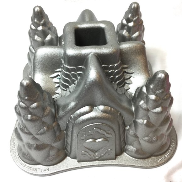 NORDIC WARE Fairytale Cottage Bundt Pan EUC - Picture 3 of 8